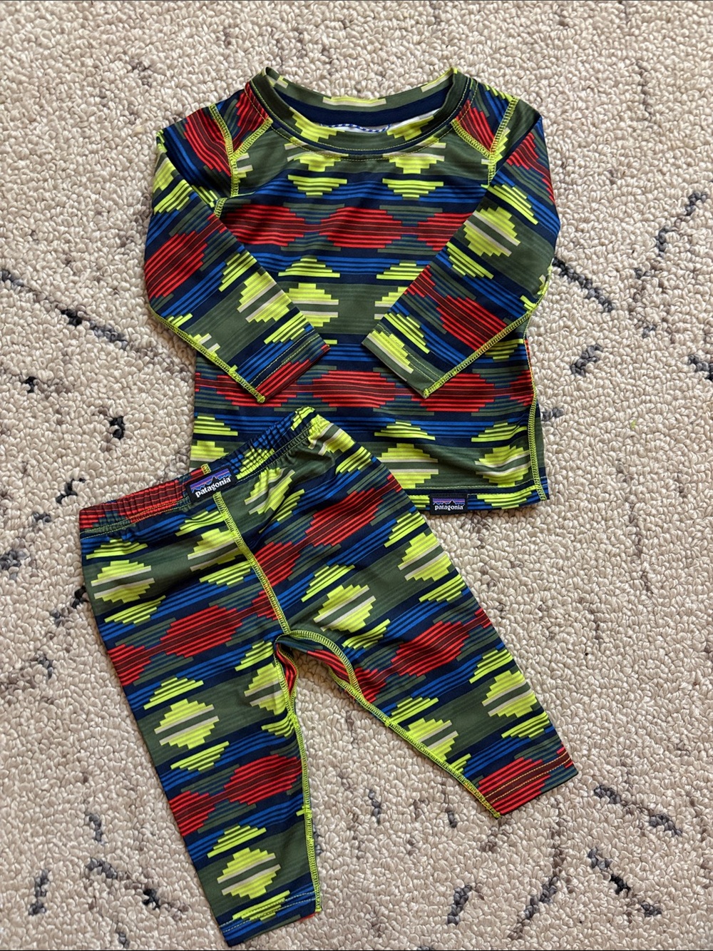 Patagonia Kids base layer (3/6m) NWOT
